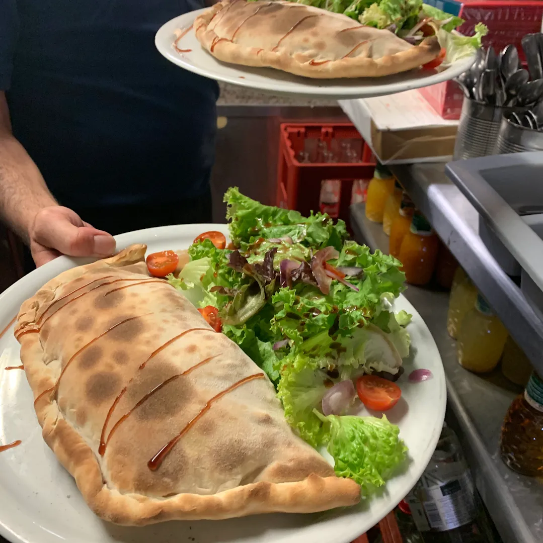 PIZZERIA ARTEKA · Photos 2